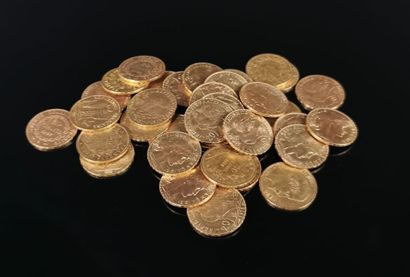 
Lot de 35 pièces de 20 francs or, Napoléon...