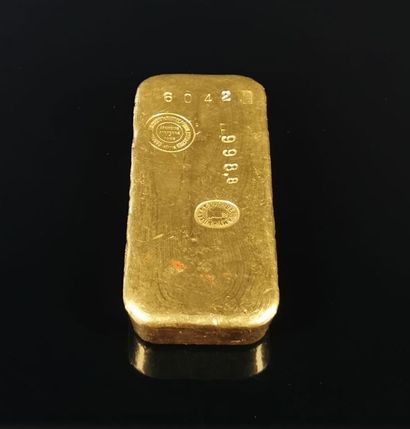 null 
A gold bar, without a test report.




1000 grams.




This lot is kept in...