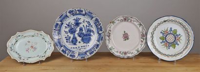 null Ensemble de porcelaines et de faïences du XVIIIème siècle comprenant :



DELFT....