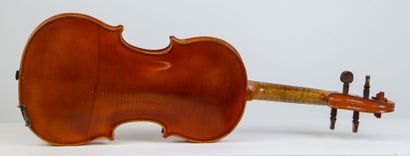 null Violon, étiquette F. Breton, breveté de S.M.G d'Angoulème, Me la duchesse à...