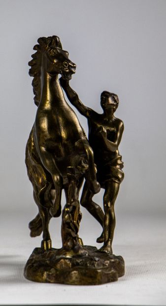 null Guillaume COUSTOU, d'après.
Cheval de Marly.
Groupe en bronze.
H_20 cm L_20.5...