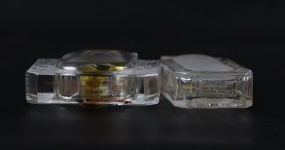 null LALIQUE France. 
Deux flacons de parfum, modèle "Chèvrefeuille", en cristal...