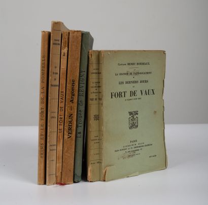 null Lot de cinq ouvrages sur la guerre de 1914-1918 .
Ouvrages divers sur les combats...