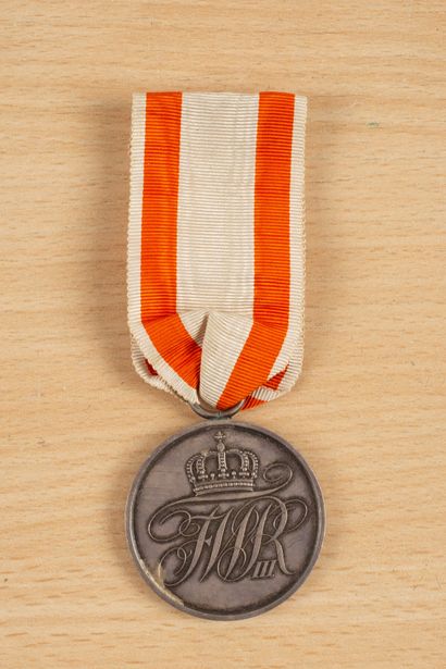 null Médaille d'honneur pour les militaires 1870-1871 .
Médaille d'honneur pour les...