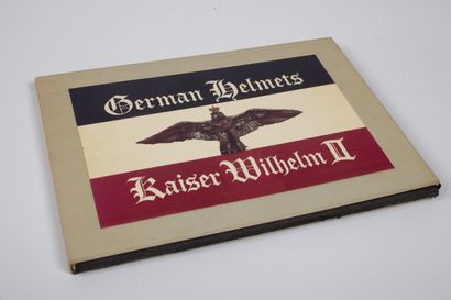 null German Helmets Kaiser Wilhelm II .
Planches photographiques de coiffures - 1971....