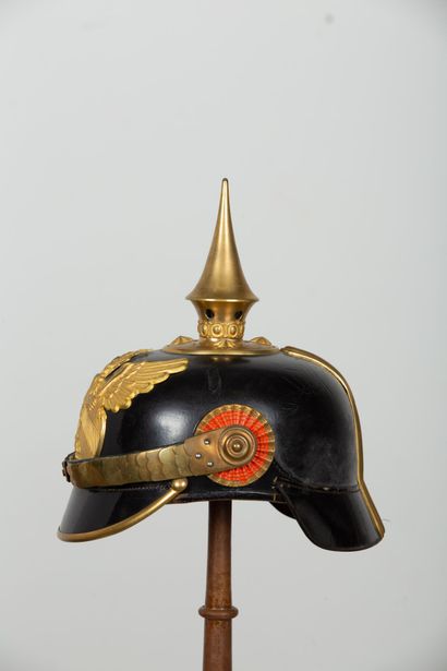 null Casque d'infanterie badoise Modèle 1871-1899 Officier.
Casque en cuir verni...