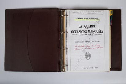null Classeur Armées 1914-1918 Généraux.
Dossier d'étude dactylographiée et manuscrite...