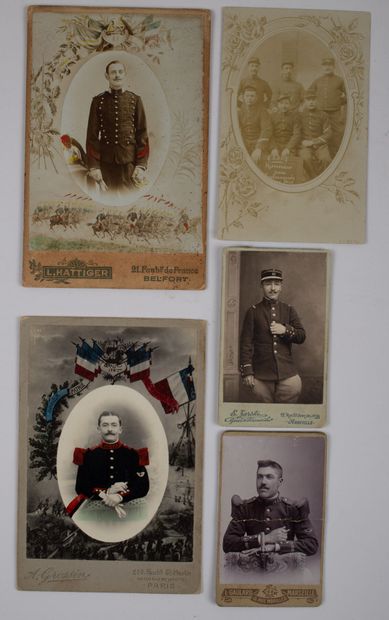 null Photos soldats français .
Lot de cinq photos. 
Bon état.