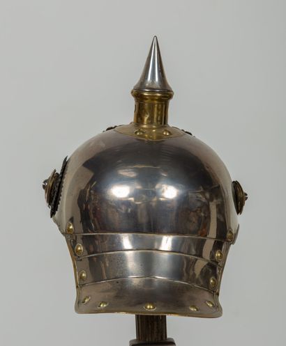 null Casque du 8ème régiment de cuirassiers prussiens Modèle 1889.
Bombe en acier,...