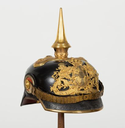 null Casque d'infanterie bavaroise Modèle 1886 Officier de réserve .
Le casque d'officier...