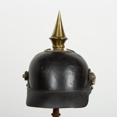 null Casque d'infanterie prussienne de la Ligne Modèle 1867 Troupe . 
Bombe, couvre-nuque...