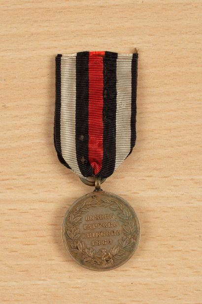 null Médaille de Krieg denkmunze fü Kampfer, 1864 .
Médaille de Krieg denkmunze fü...