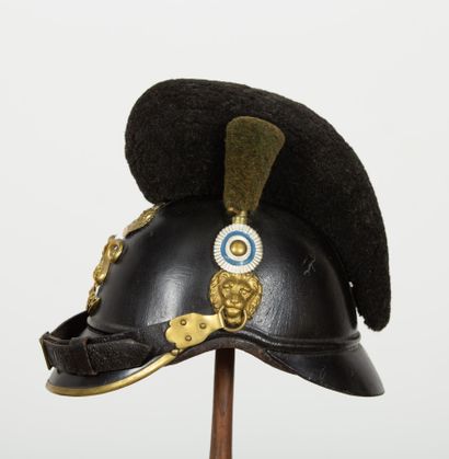 null Casque d'infanterie bavaroise Modèle 1868 Troupe .
Bombe, visière et couvre-nuque...