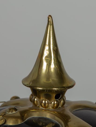 null Casque du régiment de dragons prussien n°9 Modèle 1860-1867 Troupe .
Beau casque...