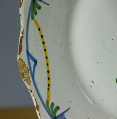 null NEVERS.
Earthenware plate with polychrome revolutionary decoration of the tree...