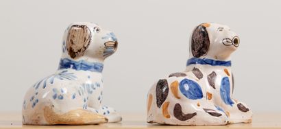null NEVERS or NORTH.
Two earthenware inkwells, in the shape of dogs.
XVIIIth century.
L_13...
