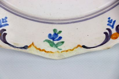 null NEVERS.
Earthenware plate with polychrome revolutionary decoration of a column...