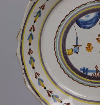 null NEVERS.
Earthenware plate with revolutionary polychrome decoration of the oath...