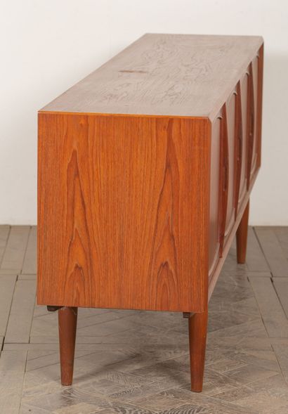 null Rolf RASTAD and Adolf RELLING, for Gustave BAHUS.
Tom, circa 1960.
Teak sideboard...