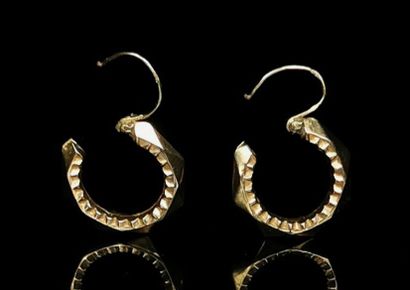 null Paire de boucles d'oreilles en or jaune.
1.31 grammes, 18K, 750°/00
