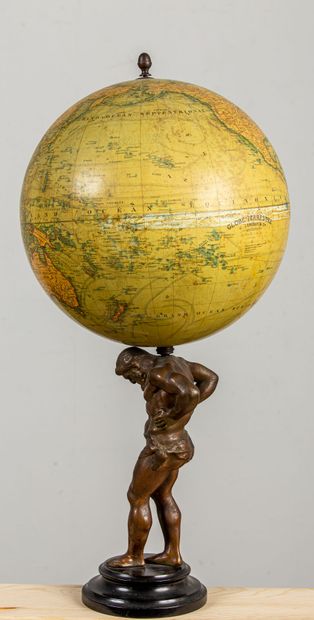 null LEBEGUE & Cie.
Atlas supporting the globe.
Globe in patinated regula and lithographed...