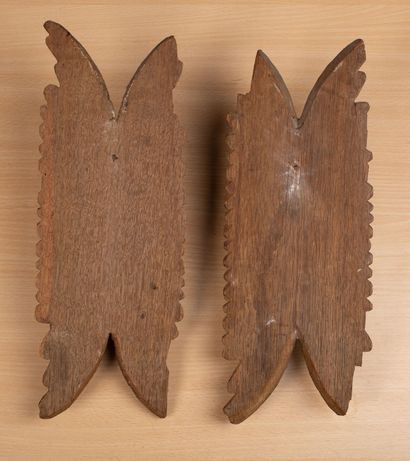 null Pair of carved wood applique angels.
18th century.
H_36 cm W_14 cm D_7 cm, accidents...