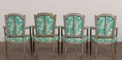 null Suite of four armchairs in molded and carved wood, lacquered.
Louis XVI period.
Variation...