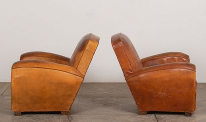 null French work of the years 1930-1940.
Pair of club chairs in tan leather.
H_81...