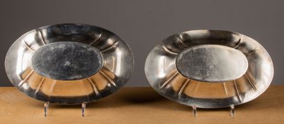 null GALLIA.
Pair of bread baskets in silver plated metal.
Art Deco period.
L_35...