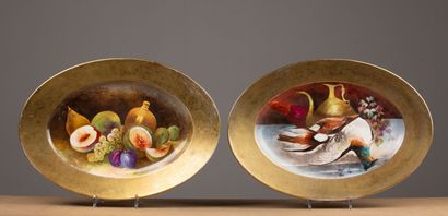 LIMOGES;
Paire de plats ovales en porcelaine...