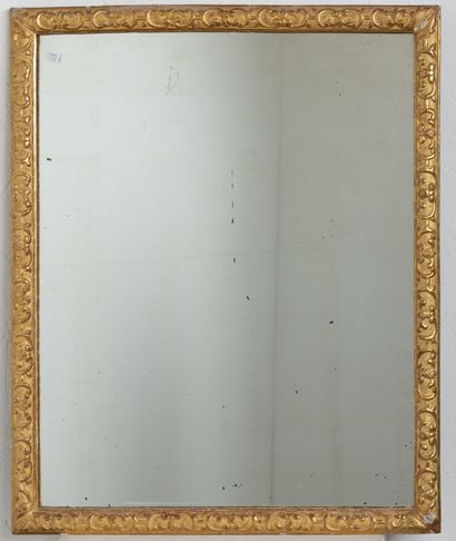 null Mirror, the gilded wood rod à la Bérain.
XVIIIth century, the tain posterior.
H_82...
