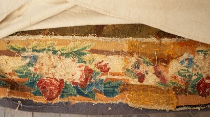 null AUBUSSON.
Tapestry in wool representing a country scene.
XVIIIth century.
H_266...