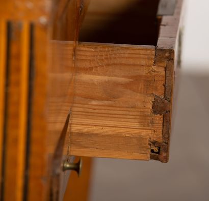 null Dressing table in marquetry of wood veneer.
Louis XVI period.
H_73 cm W_76 cm...