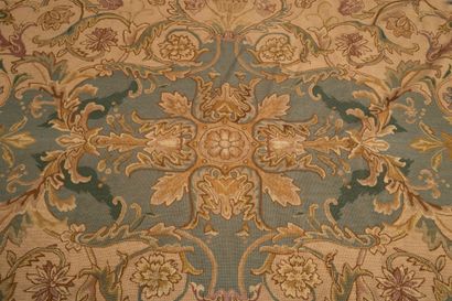 null AUBUSSON, in the manner of.
Woolen tapestry with beige and brown floral motifs...