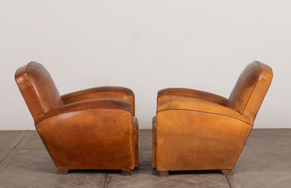 null French work of the years 1930-1940.
Pair of club chairs in tan leather.
H_81...
