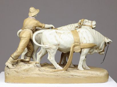 null ROYAL DUX,
Oxen and cowherd.
Group in polychrome porcelain cookie.
Signed of...