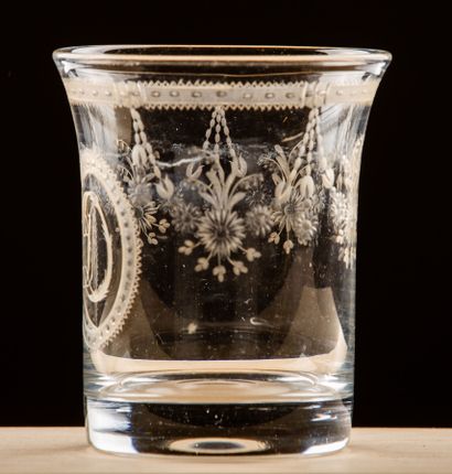 null Verre en cristal chiffré D.
Normandie, XIXème siècle.
H_10 cm D_8,2 cm