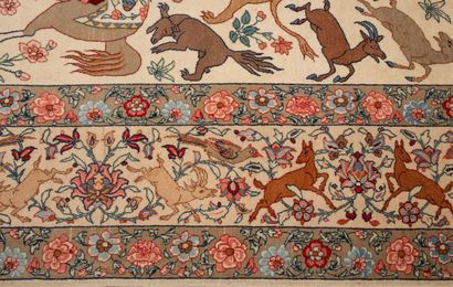 null ISPAHAN. 
Carpet with decoration of riders. 
L_230 cm l_151 cm 