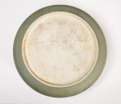 null WEDGWOOD.
Salad bowl and salad servers in cookie on green background.
H_9 cm...