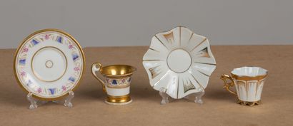 null Collection of five cups mignonettes in polychrome and gold porcelain.
XIXth...