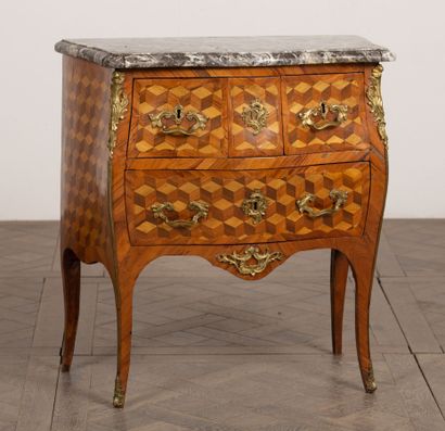 null Narrow chest of drawers in marquetry of checkerboards and ornamentation of gilt...