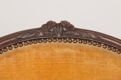 null Armchair with flat back in molded and carved wood.
Louis XV period,
H_94 cm...