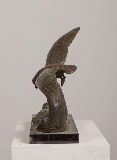 null Alexander Ulin (1918-1940).
The seagull. 
Sculpture in bronze with brown patina....