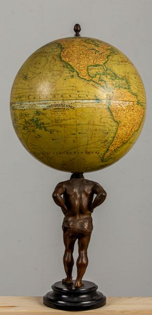 null LEBEGUE & Cie.
Atlas supportant le globe.
Globe terrestre en régule patiné et...