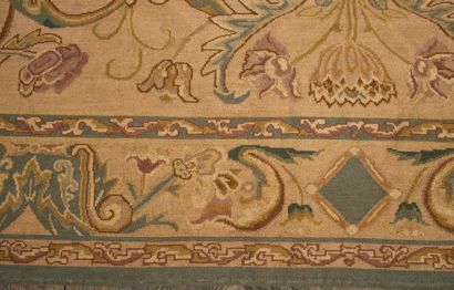 null AUBUSSON, in the manner of.
Woolen tapestry with beige and brown floral motifs...