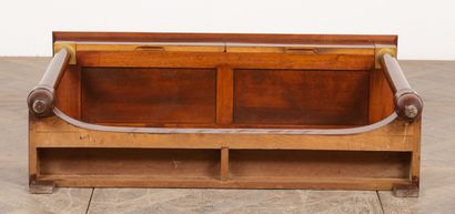 null Mahogany and mahogany veneer console with gilt bronze ornamentation.
It opens...