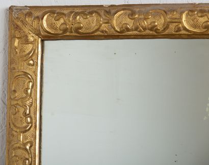 null Mirror, the gilded wood rod à la Bérain.
XVIIIth century, the tain posterior.
H_82...