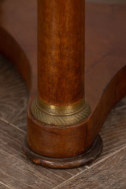 null Pair of mahogany and mahogany veneer pedestals.
Grey marble top Sainte Anne.
Empire...