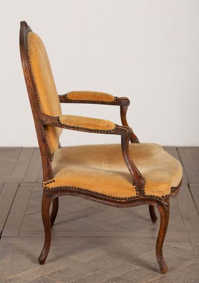 null Armchair with flat back in molded and carved wood.
Louis XV period,
H_94 cm...