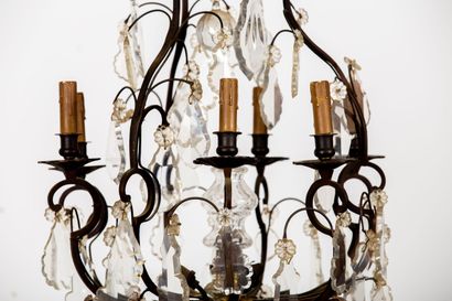 null Important bronze chandelier cage, with pampilles.
It illuminates by six lights.
H_98...